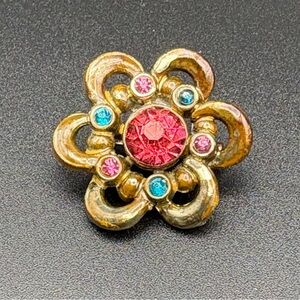 Elegant Gold and Pink Floral Pin